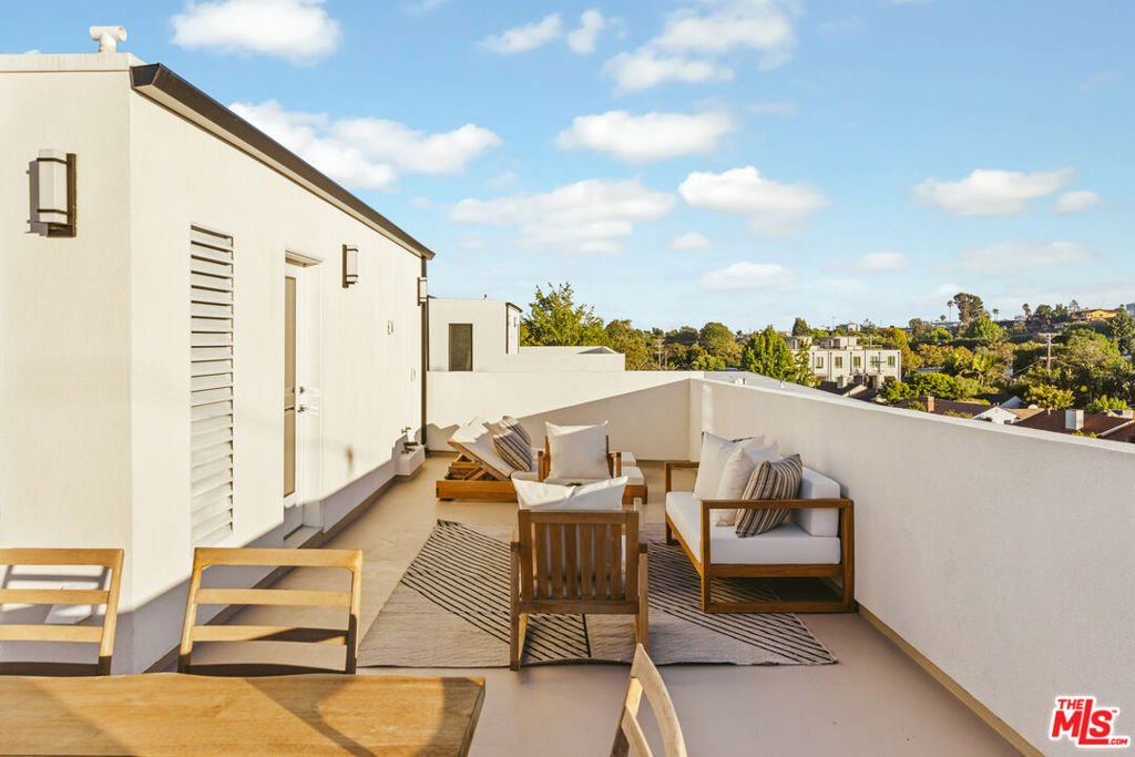 3230 S Barrington Avenue