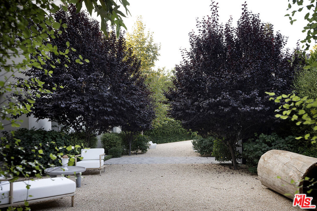 2401 Nottingham Avenue