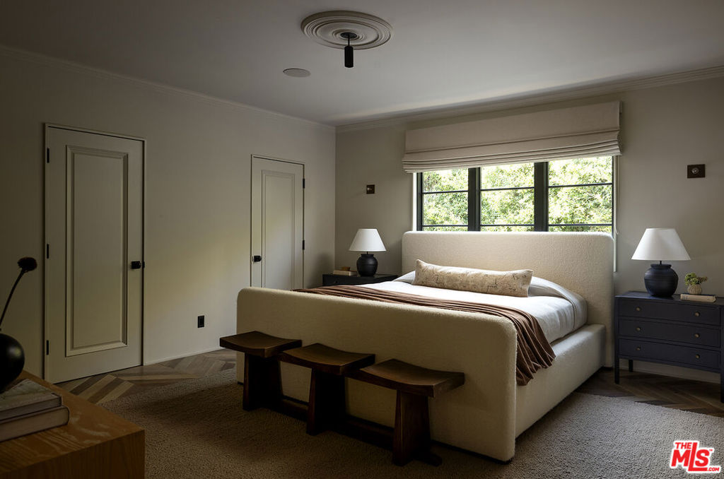 2401 Nottingham Avenue