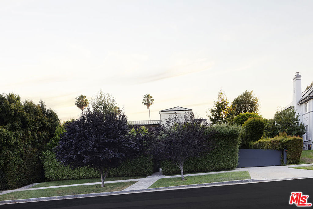 2401 Nottingham Avenue