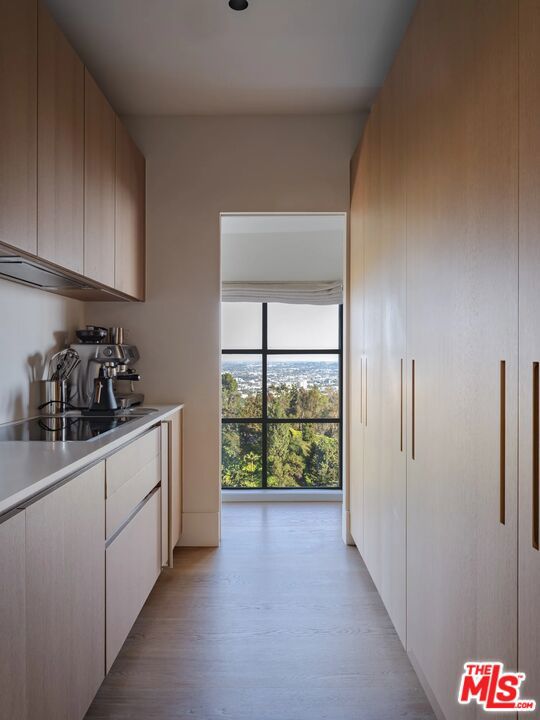 9360 Readcrest Drive