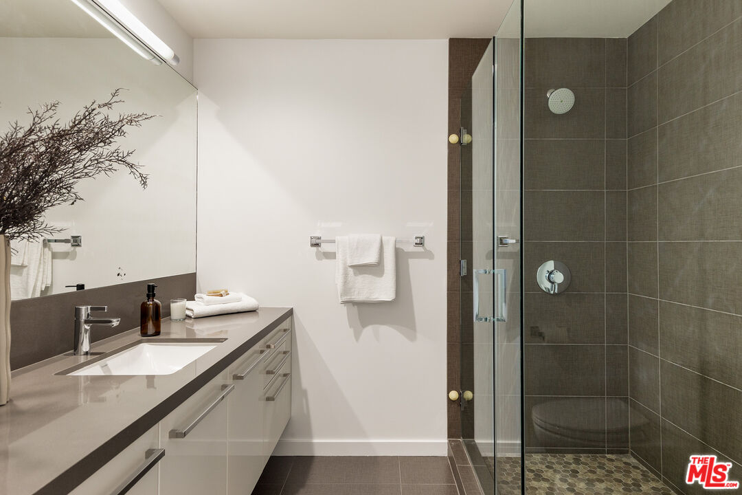 12504 Woodbridge St Unit: 303