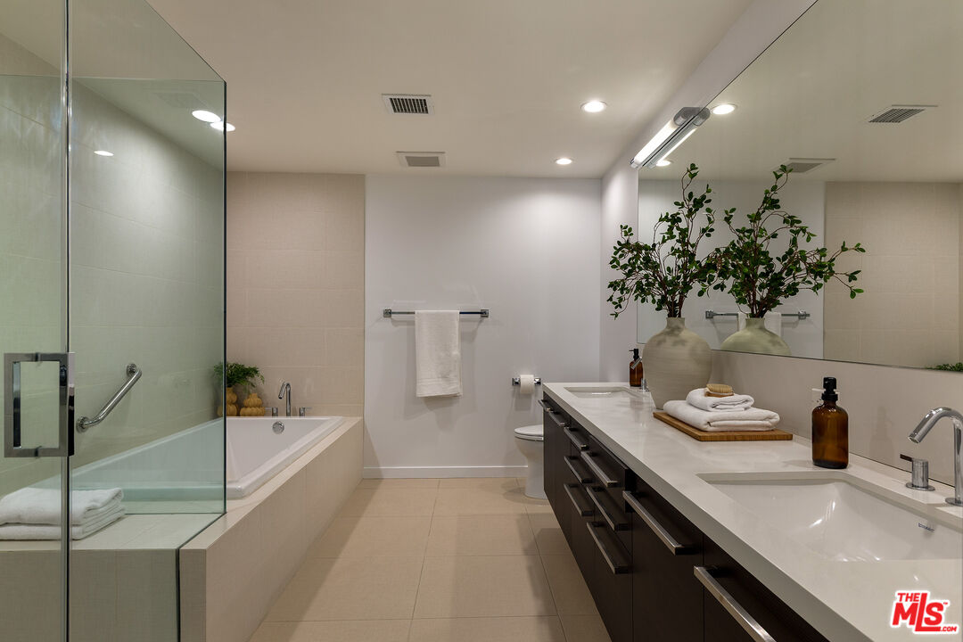 12504 Woodbridge St Unit: 303