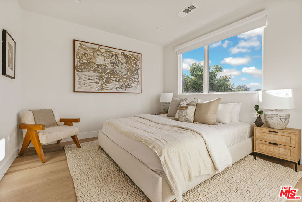 3230 S Barrington Avenue