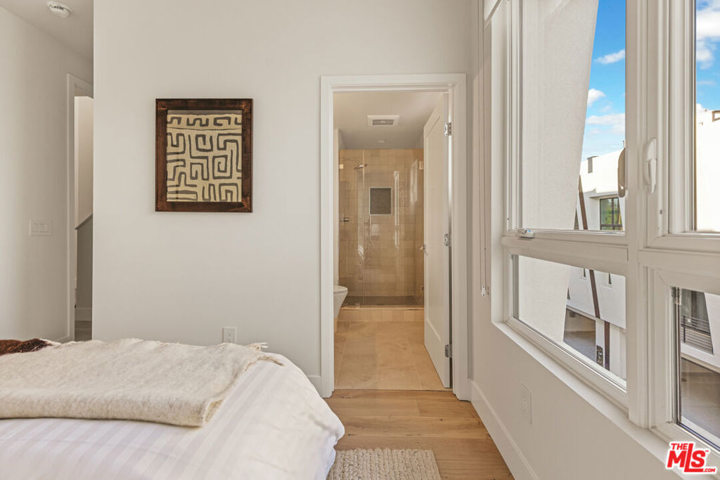 3230 S Barrington Avenue