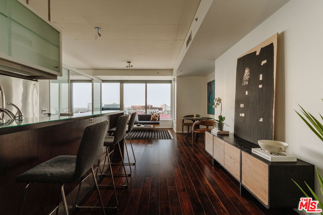 1155 S Grand Ave Unit: 1103