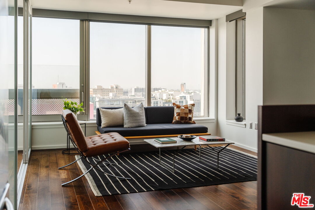 1155 S Grand Ave Unit: 1103