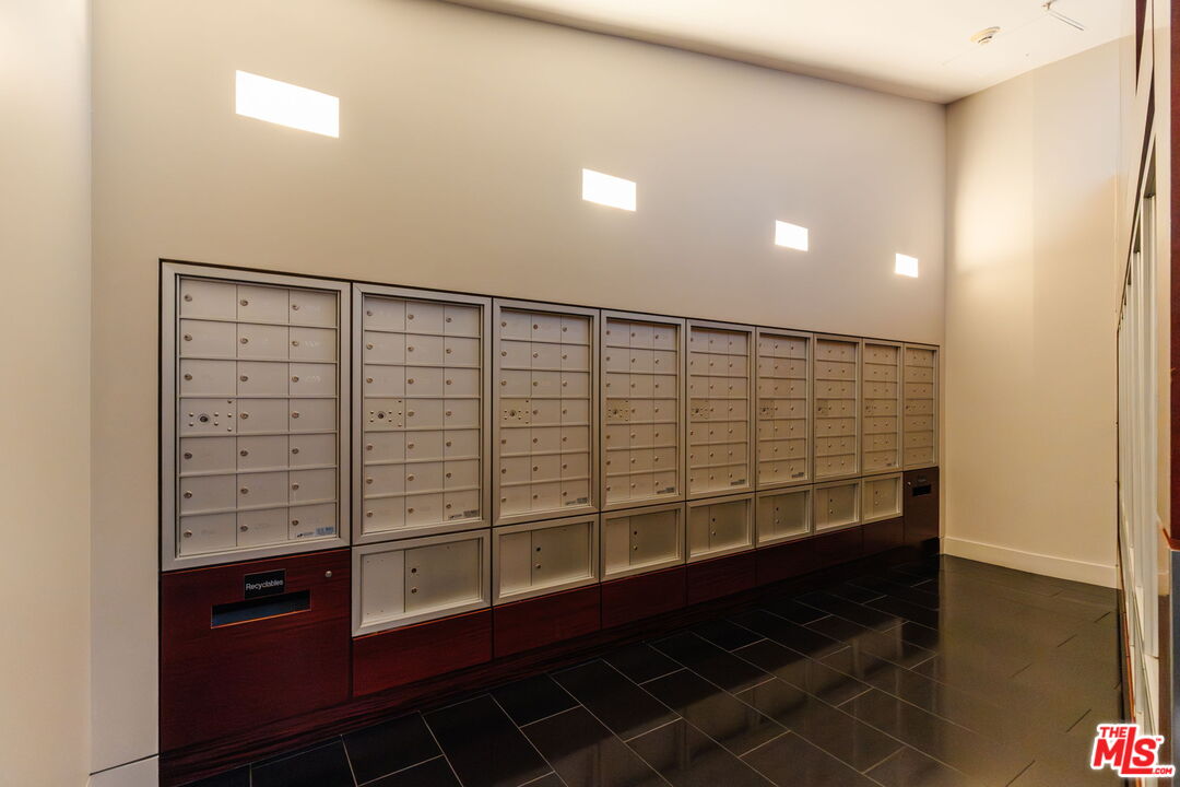 1155 S Grand Ave Unit: 1103