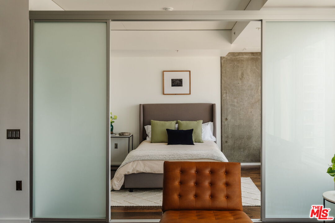 1155 S Grand Ave Unit: 1103