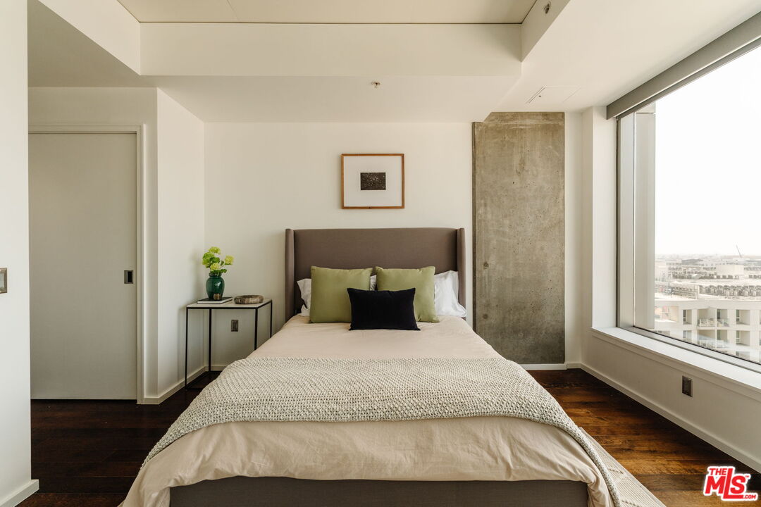 1155 S Grand Ave Unit: 1103