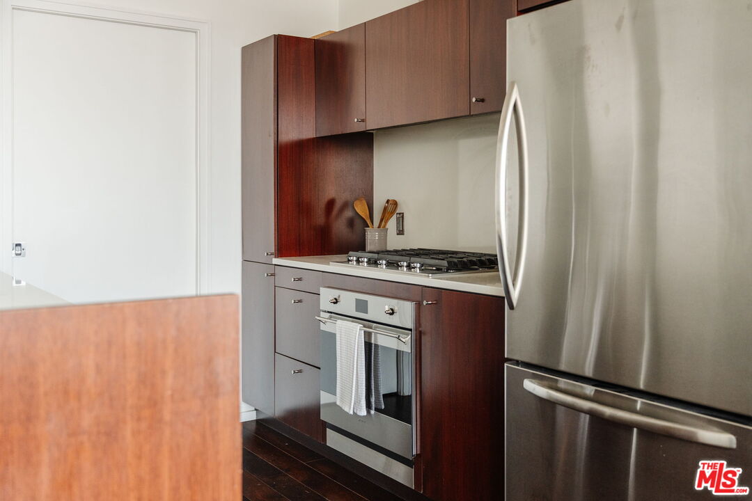 1155 S Grand Ave Unit: 1103