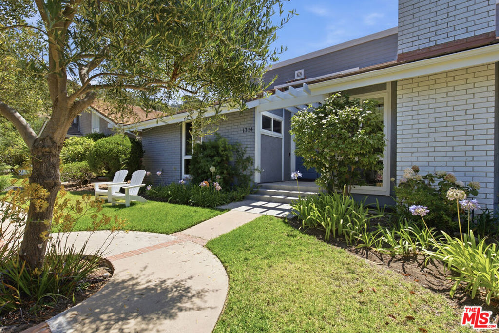 1314 Avenida De Cortez