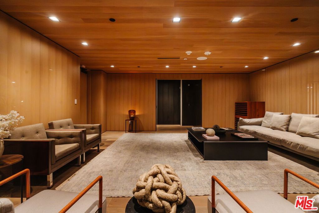 8899 Beverly Boulevard 4G
