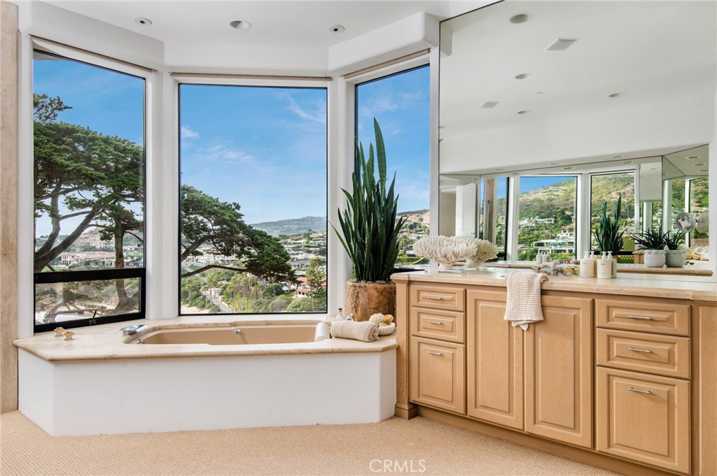 199 Emerald Bay