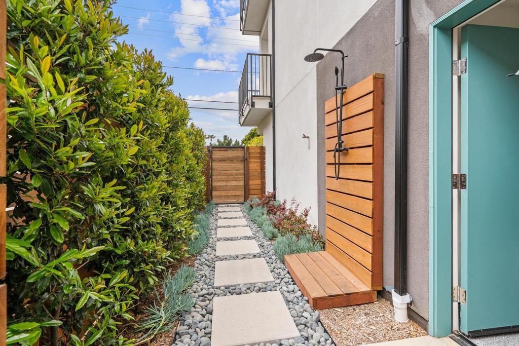 301 Juniper Avenue