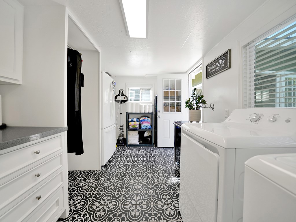 388 Flower Street