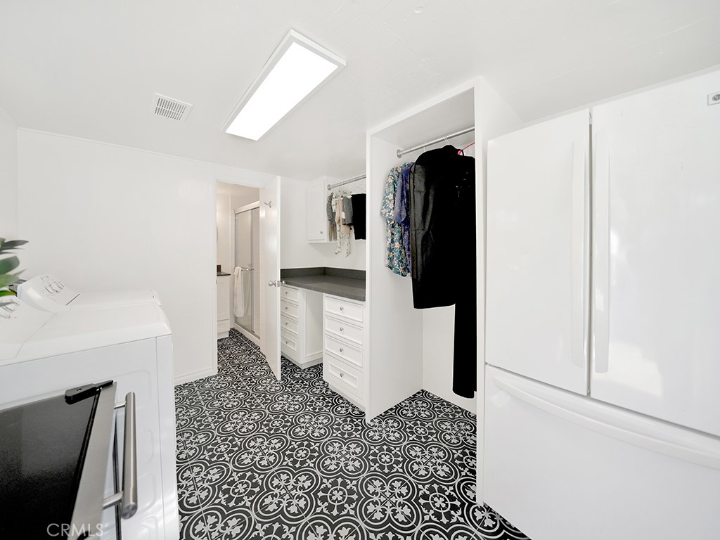 388 Flower Street