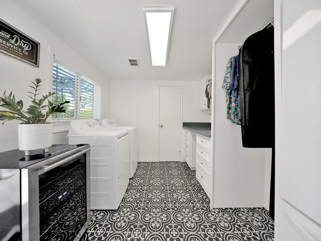 388 Flower Street