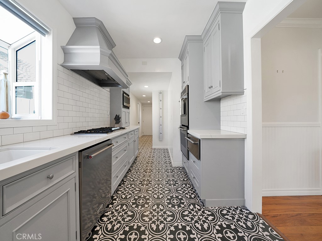 388 Flower Street