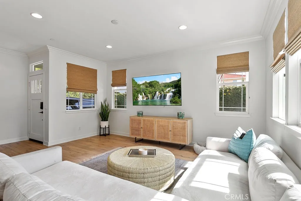 255 Mesa Drive