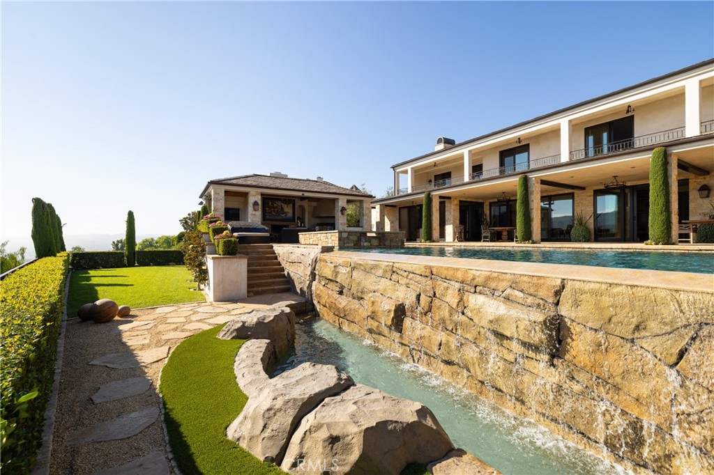 28481 Avenida La Mancha