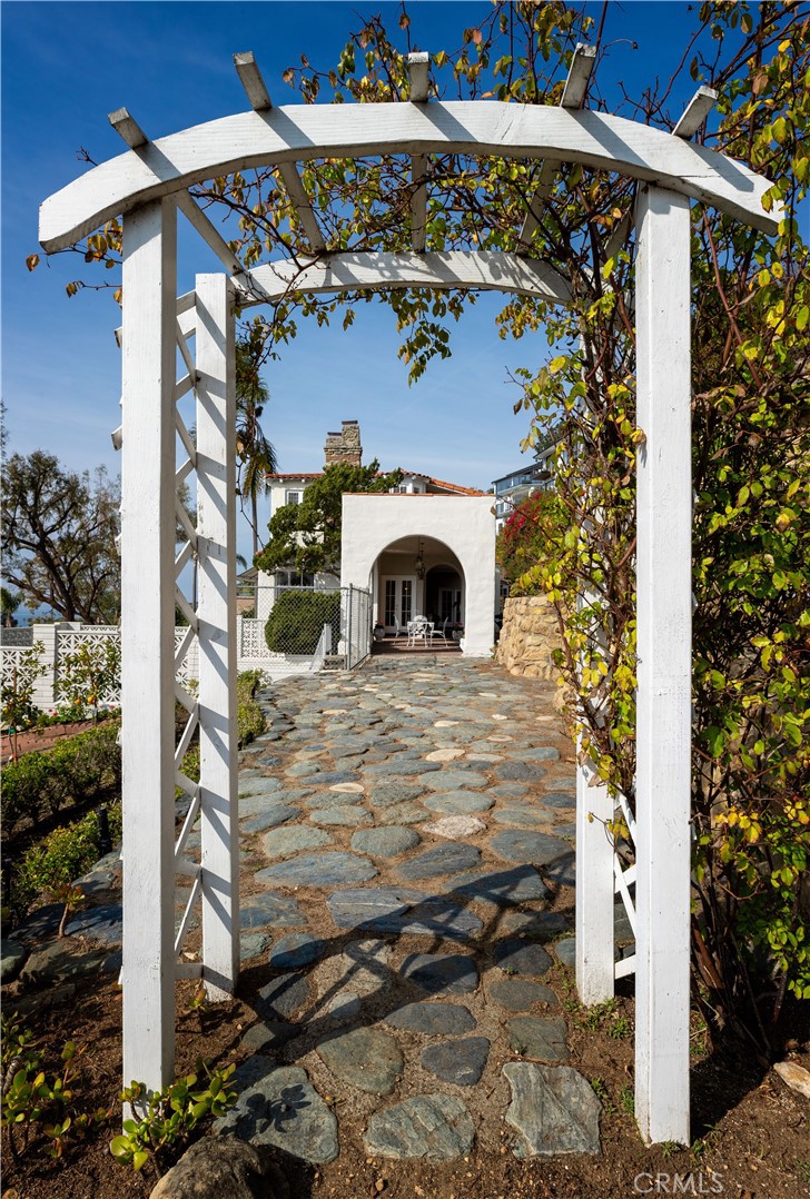 482 High Drive