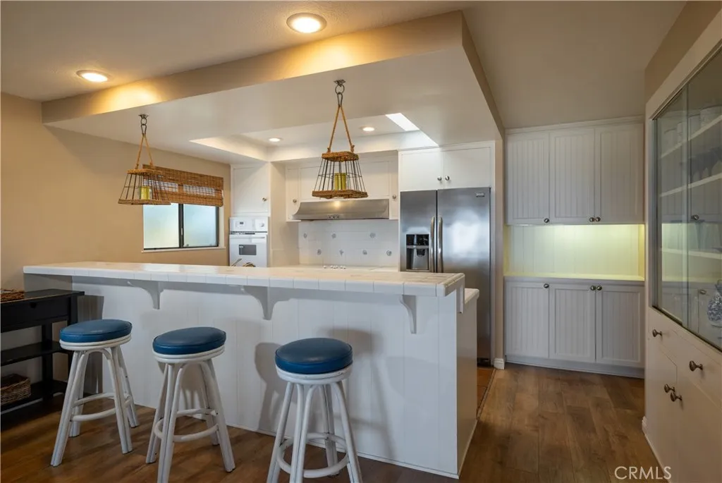 1303 E Balboa Boulevard