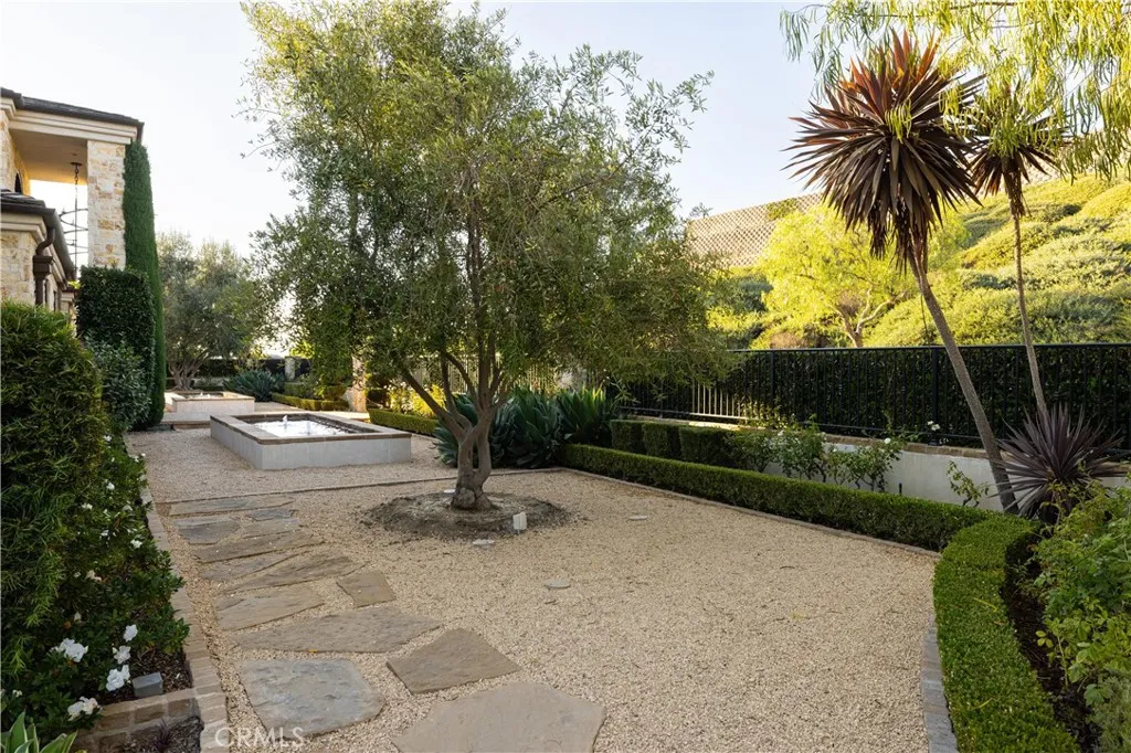 28481 Avenida La Mancha
