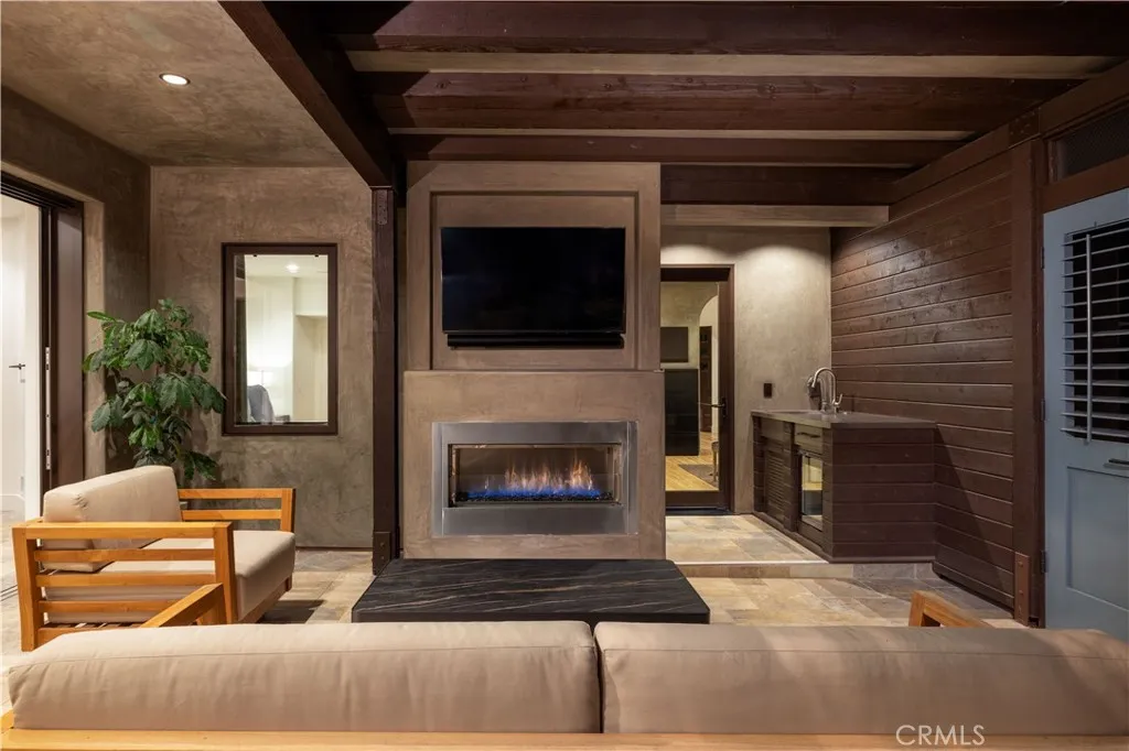 2204 Waterfront Drive