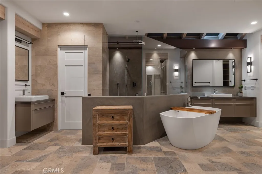 2204 Waterfront Drive