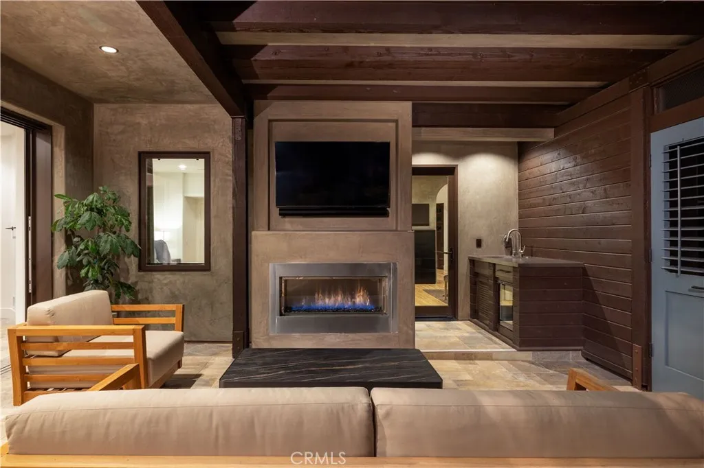 2204 Waterfront Drive