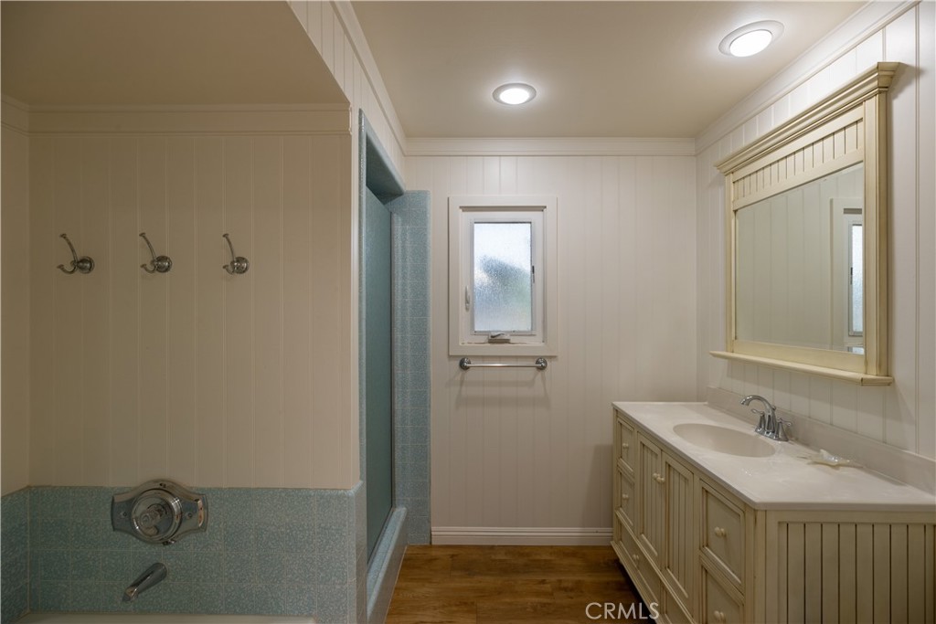 1303 E Balboa Boulevard
