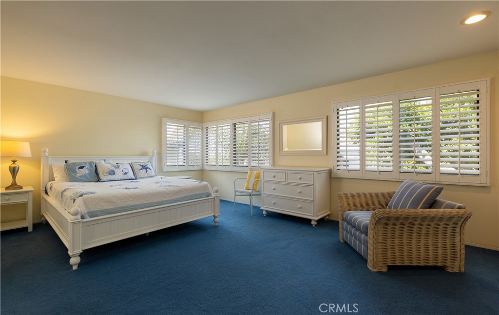 1303 E Balboa Boulevard