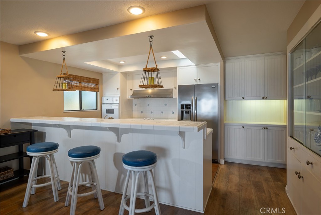 1303 E Balboa Boulevard