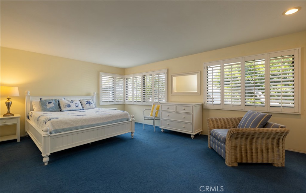 1303 E Balboa Boulevard