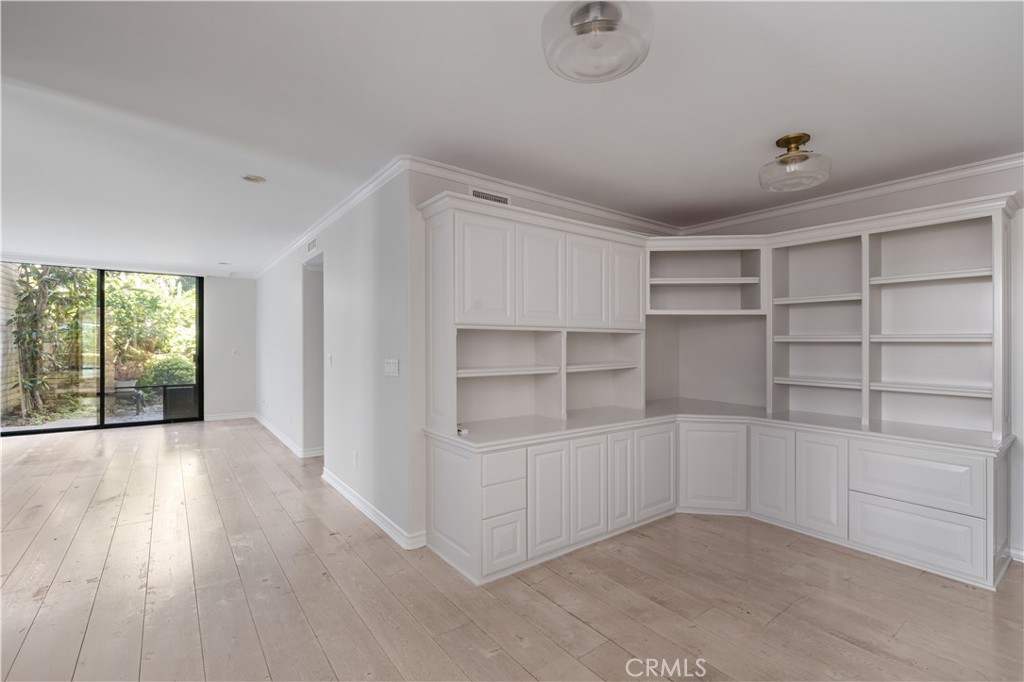 1061 Granville