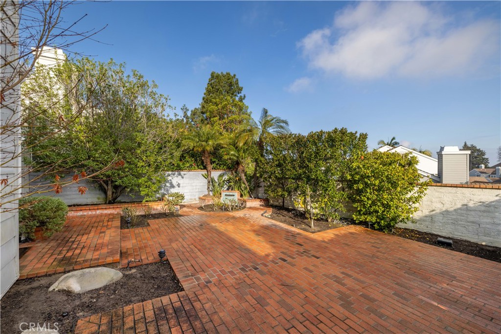 85 Hillsdale