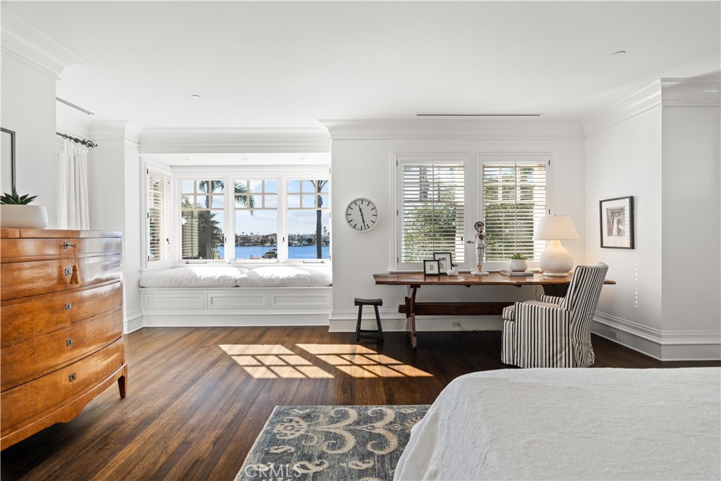 2411 Bayshore