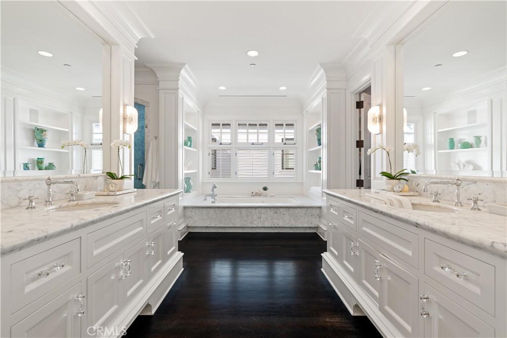 2411 Bayshore