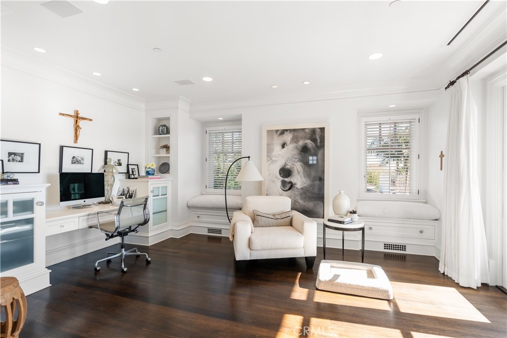 2411 Bayshore