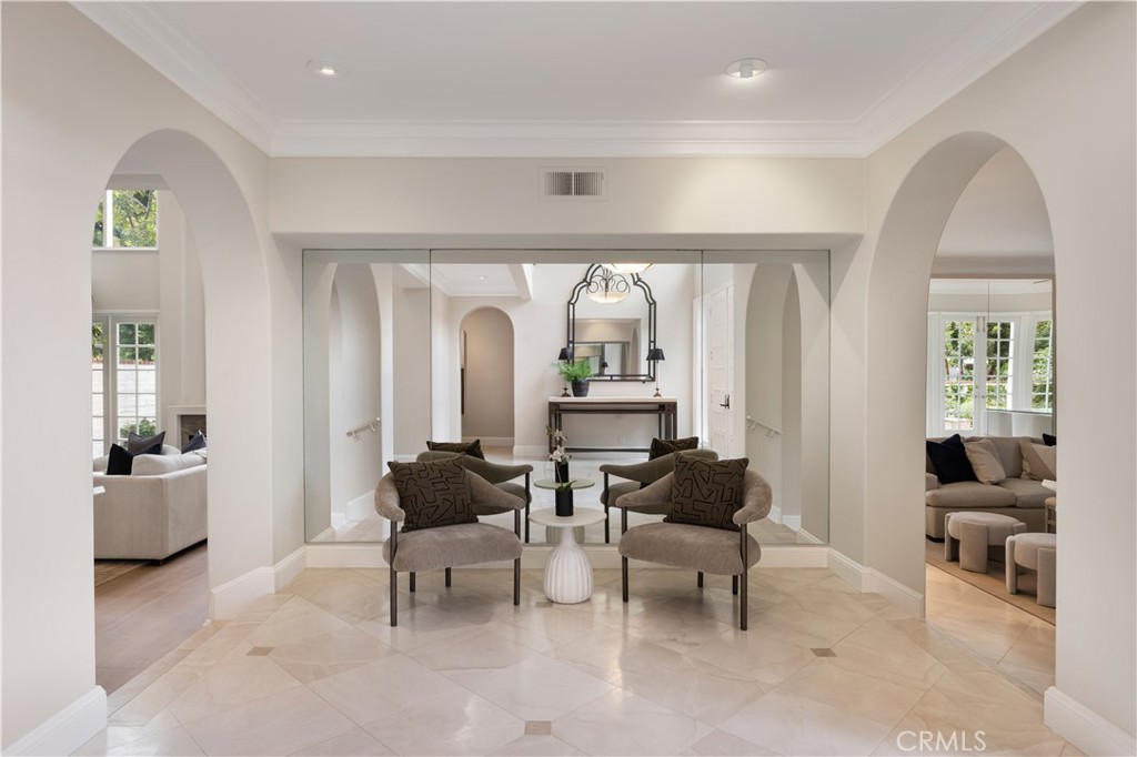 26 Belcourt