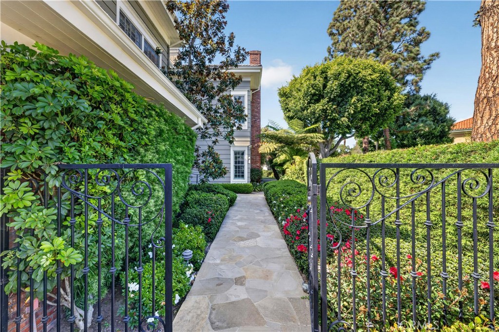 26 Belcourt