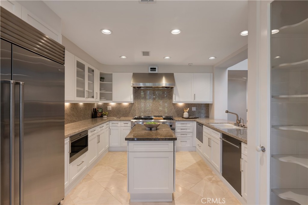 26 Belcourt