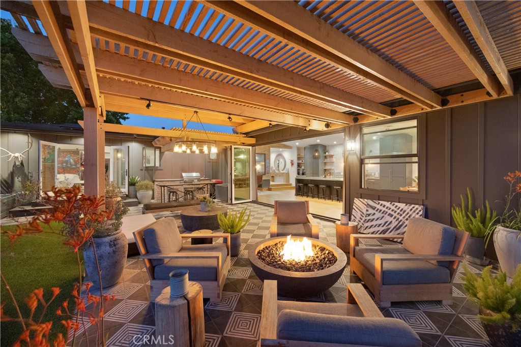 337 Costa Mesa Street