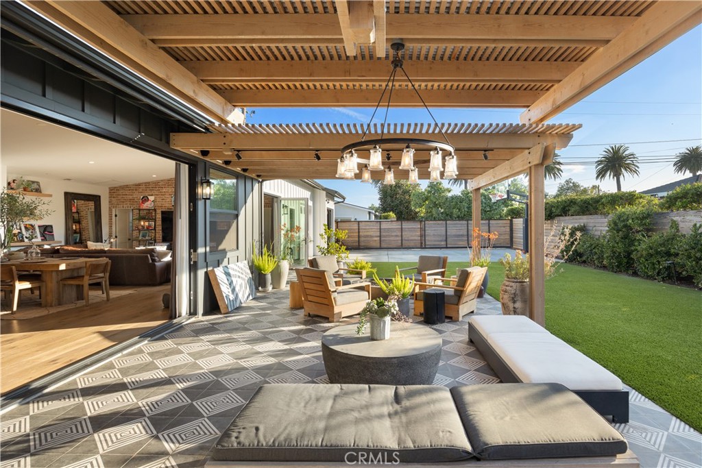 337 Costa Mesa Street