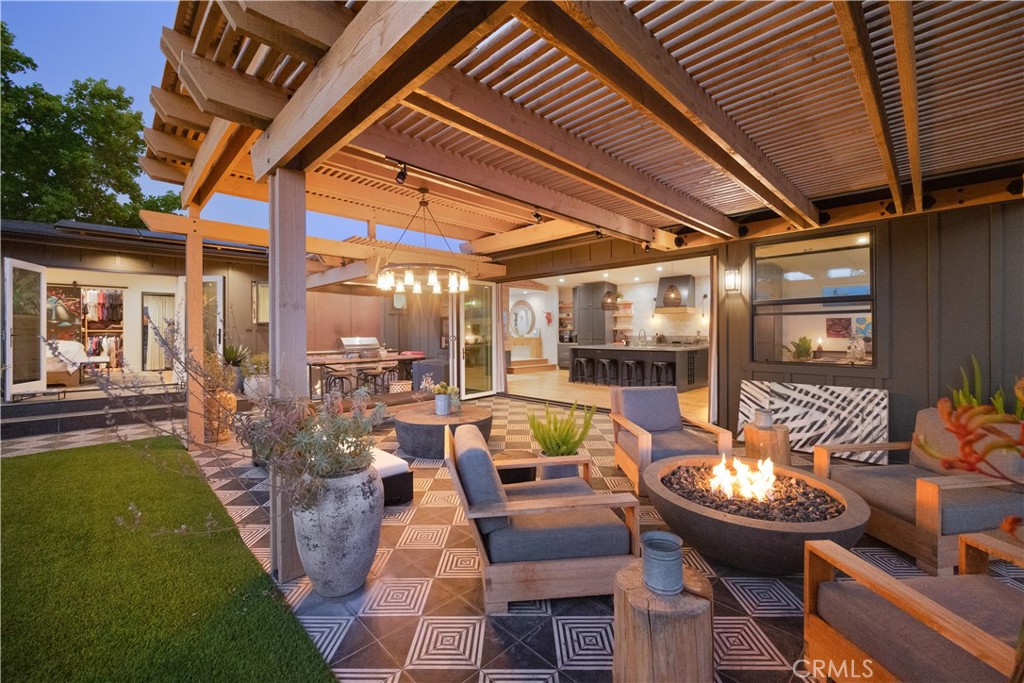 337 Costa Mesa Street