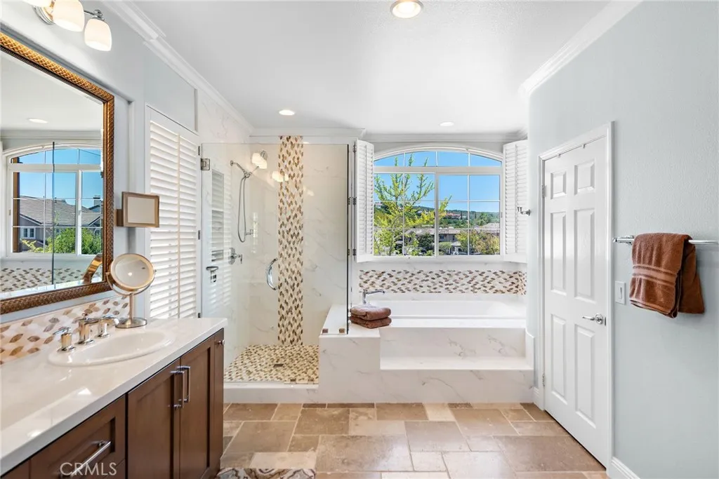 2 Williamsburg Lane