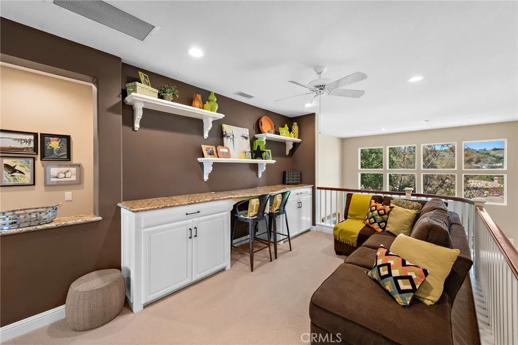 2 Williamsburg Lane