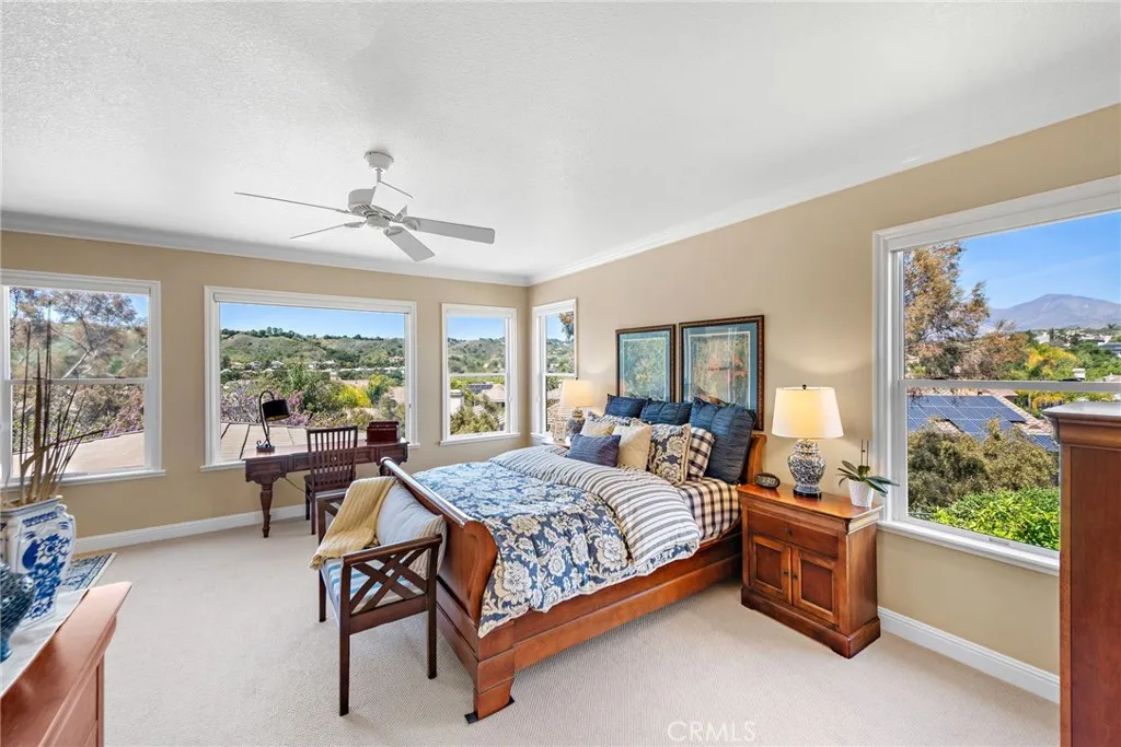 2 Williamsburg Lane