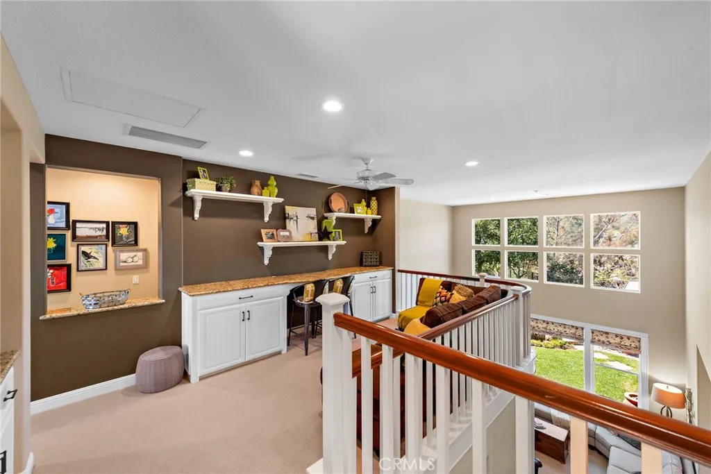 2 Williamsburg Lane